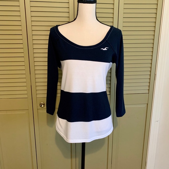 Hollister 3/4 True Navy/White Top - Picture 8 of 10